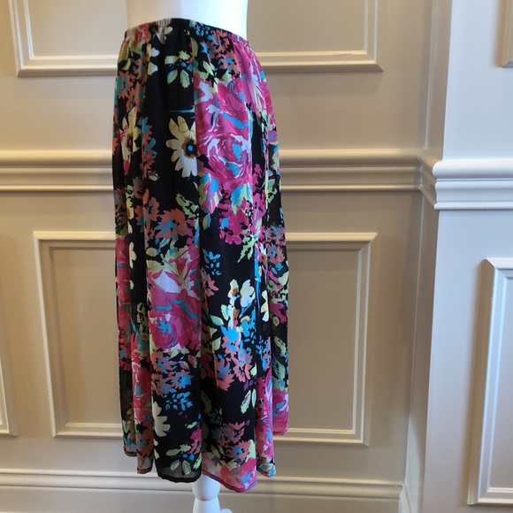 Kim Rogers Petite Floral Skirt - Picture 2 of 8